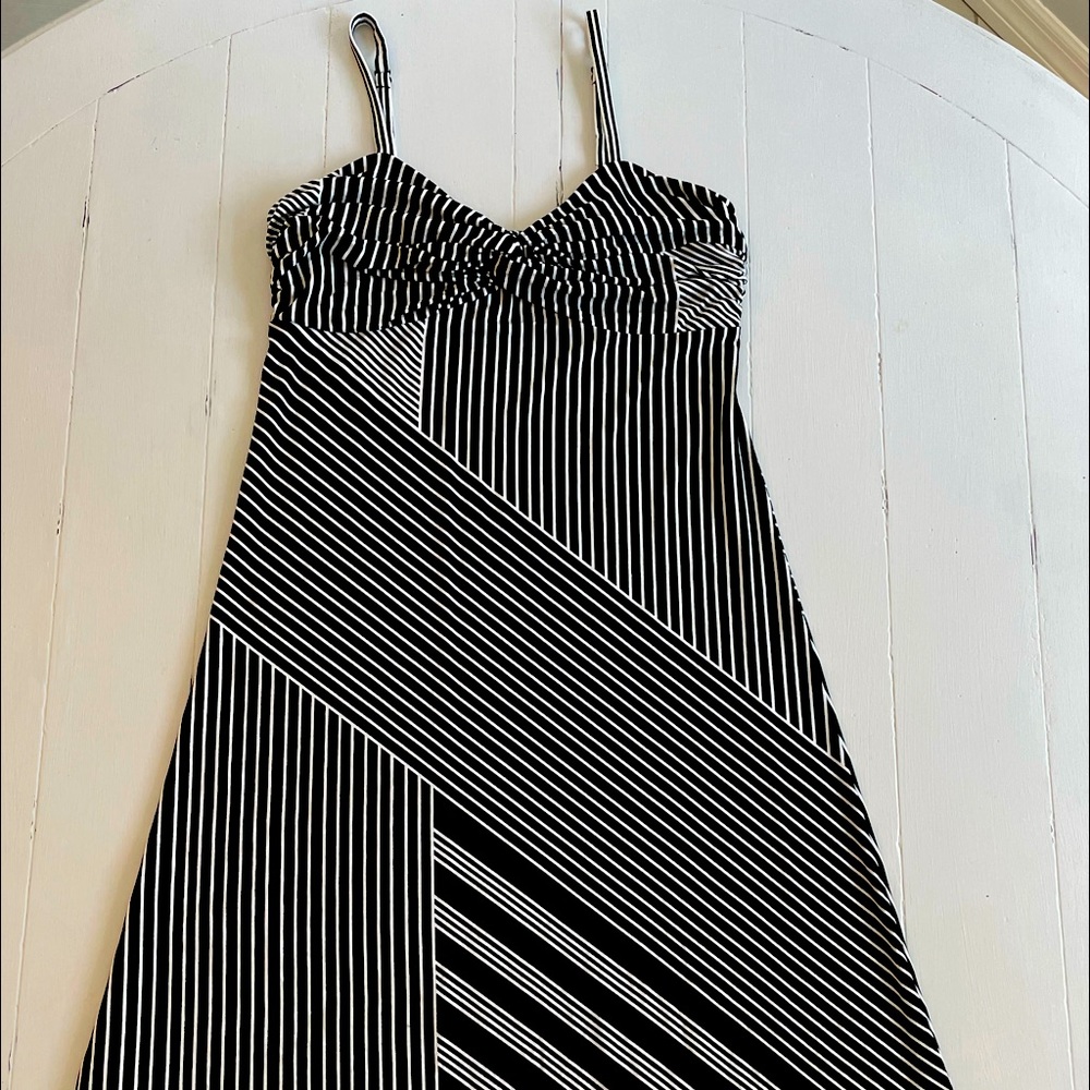 Tommy Bahama Black and White stripe dress size Small